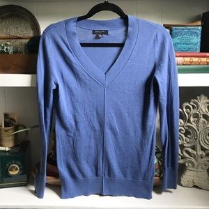 Banana Republic light Knit long sleeve sweater
